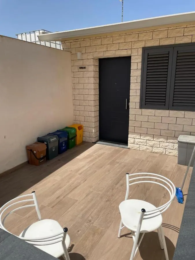 Hurban House Ragusa 0*,  Italia