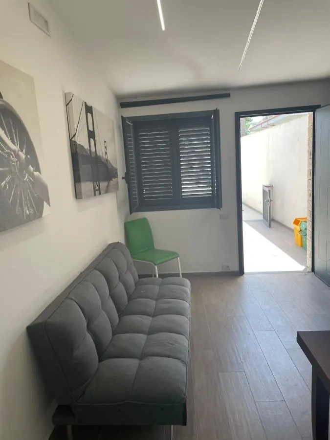 Hurban House Ragusa 0*,  Italia